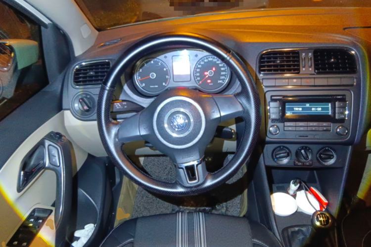 Used Volkswagen Polo 2011 1.6L Manual ZhiShang Edition Steering Wheel