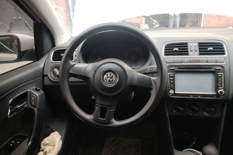 Used Volkswagen Polo 2011 1.6L Manual ZhiShang Edition Steering Wheel