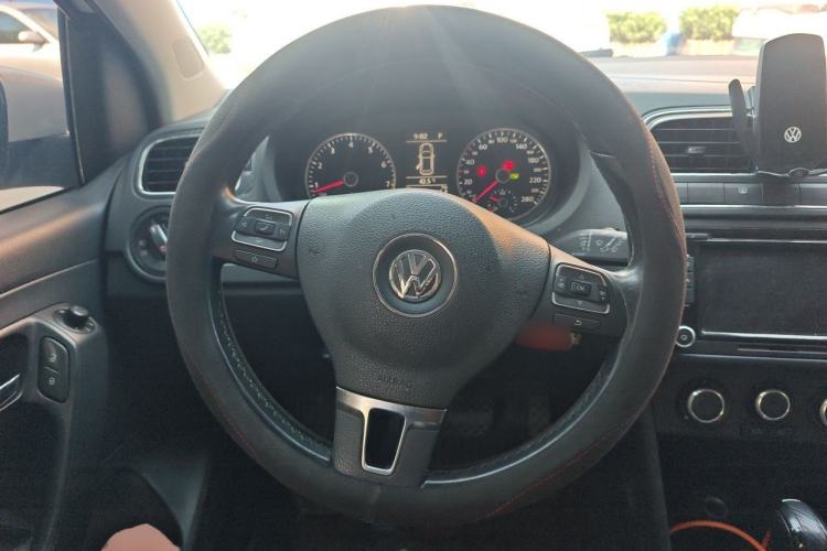 Used Volkswagen Polo 2011 1.6L Automatic ZhiShang Version Steering Wheel