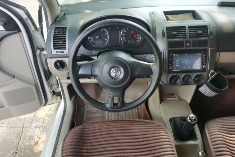 Used Volkswagen Polo 2011 Jingqu 1.4L Manual Shishang Edition Steering Wheel