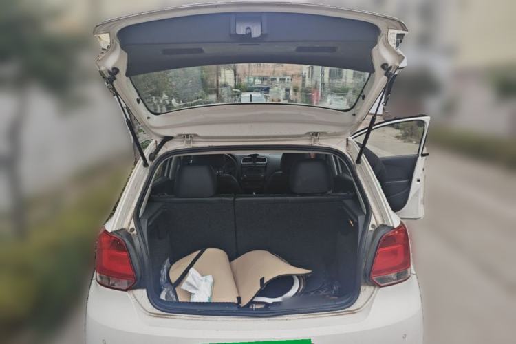 Used Volkswagen Polo 2011 1.6L Automatic ZhiKu Edition Trunk