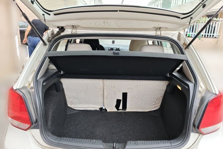 Used Volkswagen Polo 2011 1.6L Automatic ZhiShang Version Trunk