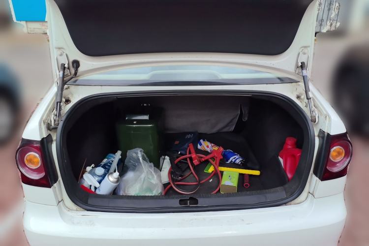 Used Volkswagen Polo 2011 Jingqu 1.4L Manual Sile Edition Trunk