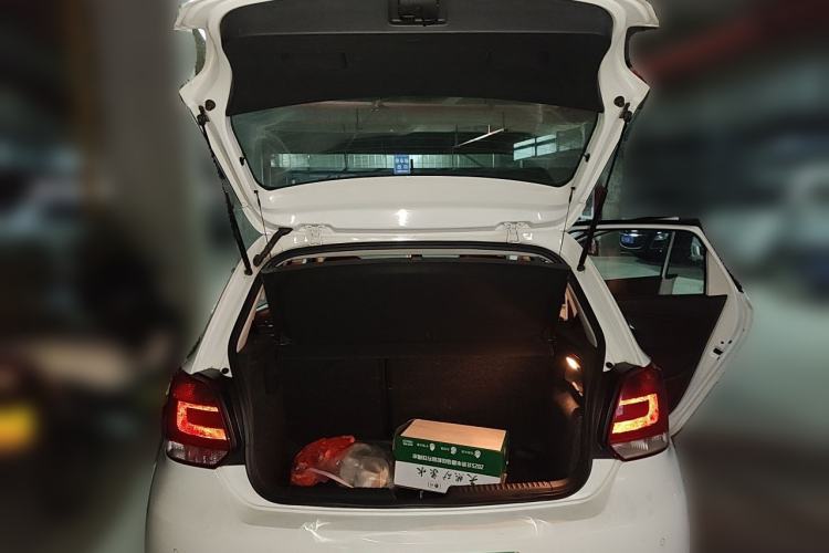 Used Volkswagen Polo 2011 1.4L Automatic ZhiShang Version Trunk