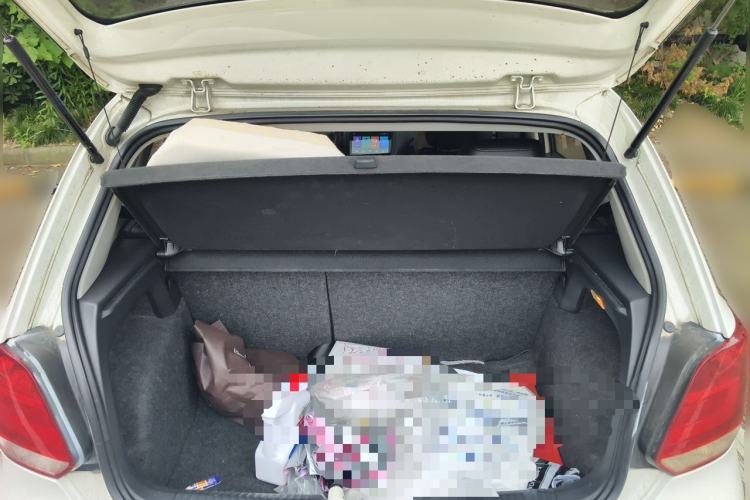 Used Volkswagen Polo 2011 1.6L Automatic ZhiKu Edition Trunk