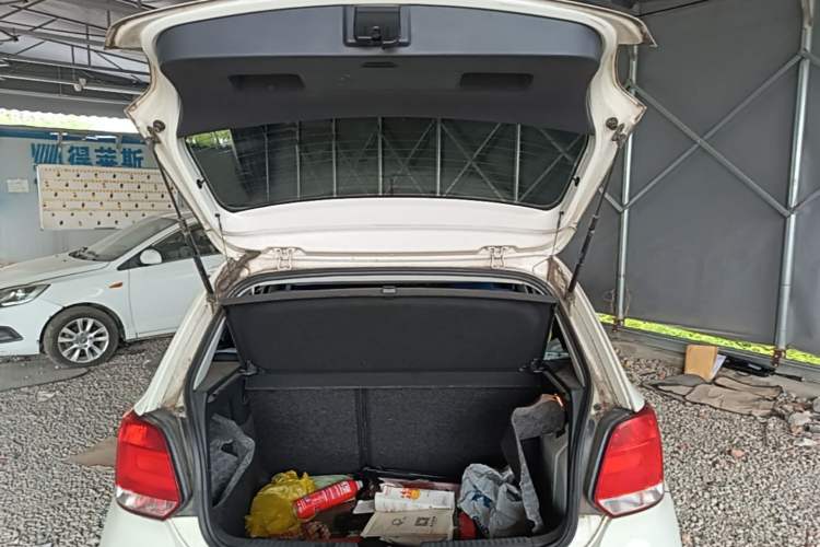 Used Volkswagen Polo 2011 1.6L Automatic ZhiShang Version Trunk