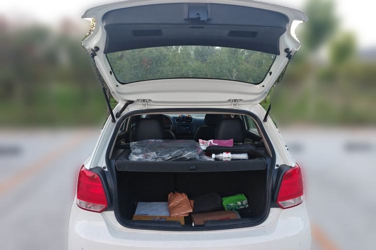 Used Volkswagen Polo 2011 1.6L Automatic ZhiKu Edition Trunk