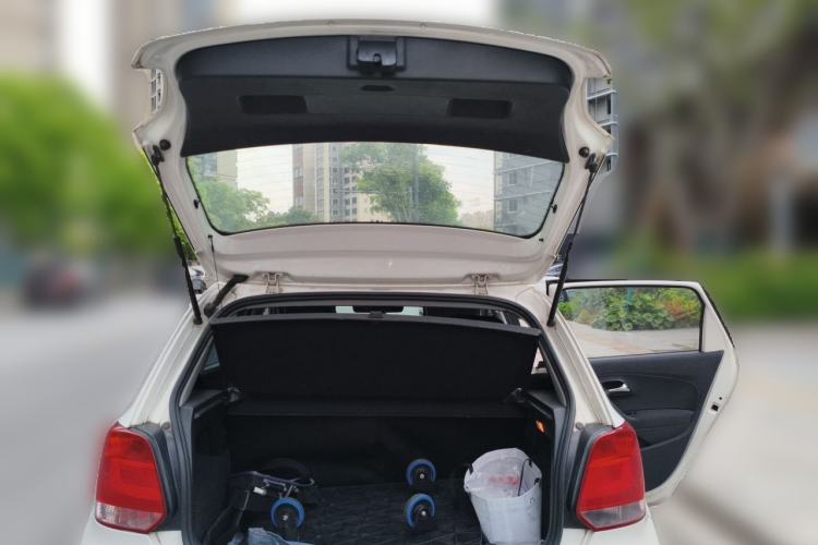 Used Volkswagen Polo 2011 1.6L Automatic ZhiShang Version Trunk
