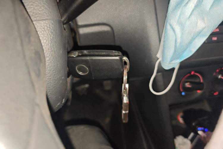 Used Volkswagen Polo 2011 1.4L Manual ZhiLe Edition Vehicle Key