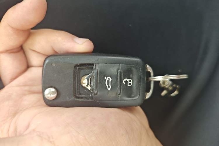 Used Volkswagen Polo 2011 1.6L Automatic ZhiKu Edition Vehicle Key