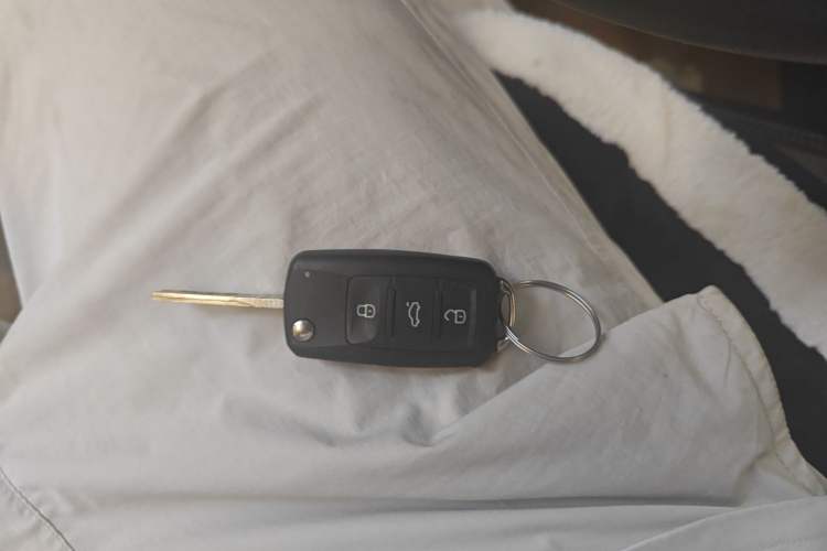 Used Volkswagen Polo 2011 1.6L Automatic ZhiShang Version Vehicle Key