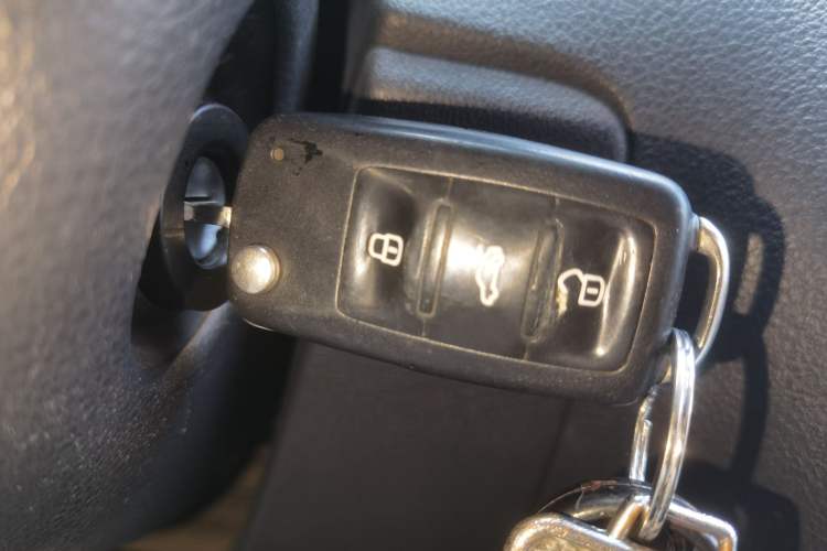 Used Volkswagen Polo 2011 1.6L Automatic ZhiKu Edition Vehicle Key