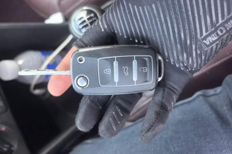 Used Volkswagen Polo 2011 1.4L Manual ZhiLe Edition Vehicle Key