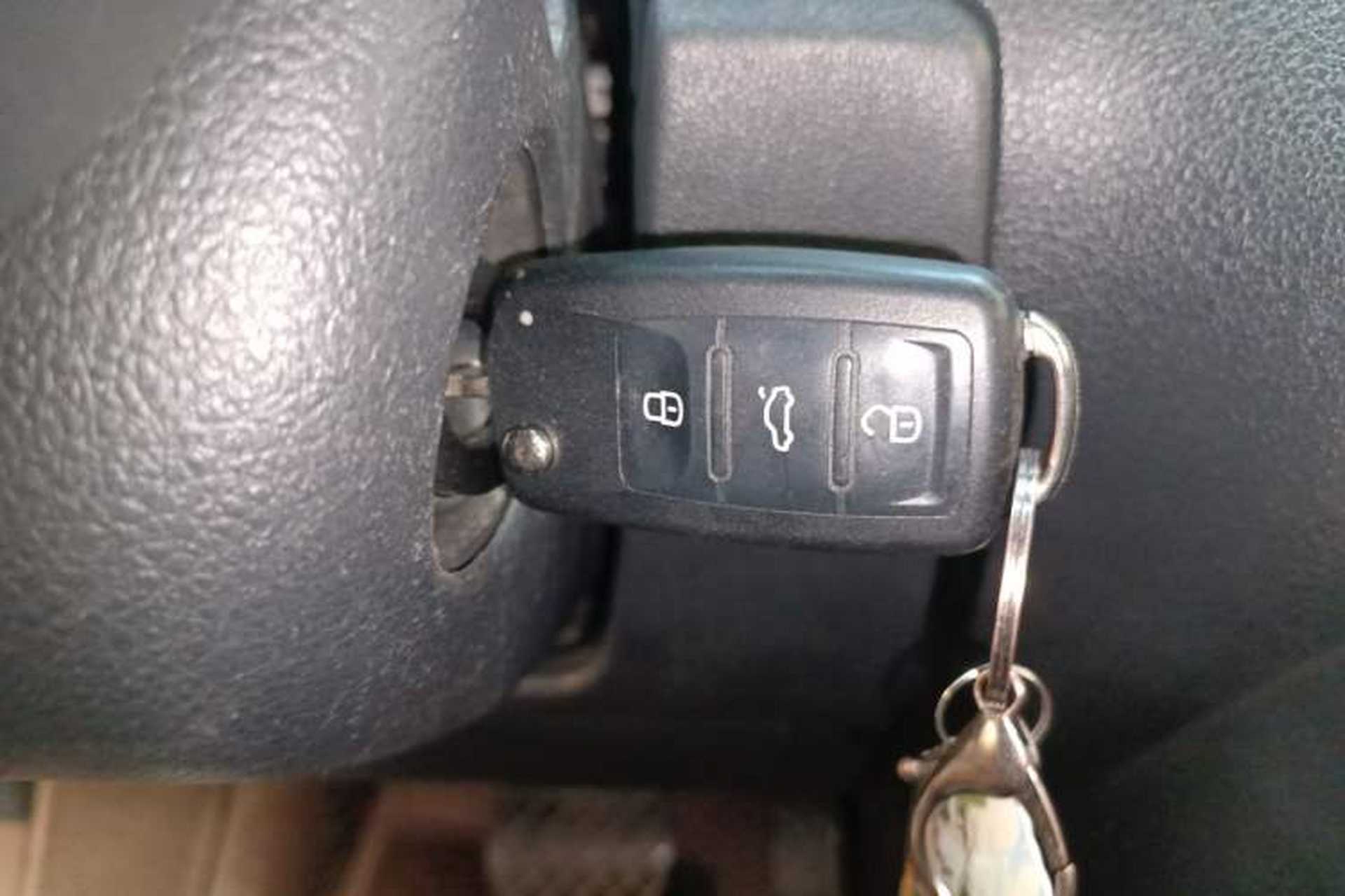 Used Volkswagen Polo 2011 1.6L Automatic ZhiShang Version Vehicle Key