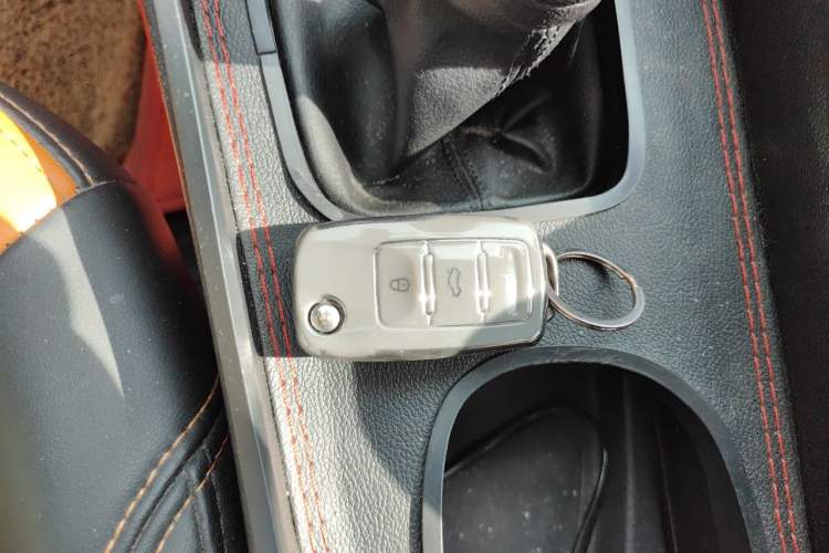 Used Volkswagen Polo 2011 1.4L Manual ZhiLe Edition Vehicle Key