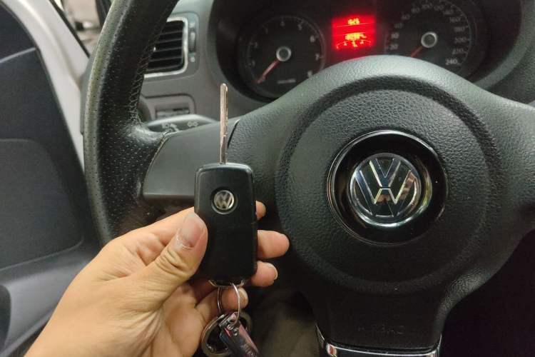 Used Volkswagen Polo 2011 1.6L Automatic ZhiShang Version Vehicle Key