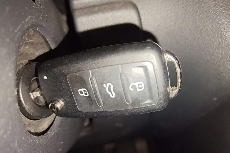 Used Volkswagen Polo 2011 1.4L Automatic ZhiShang Version Vehicle Key