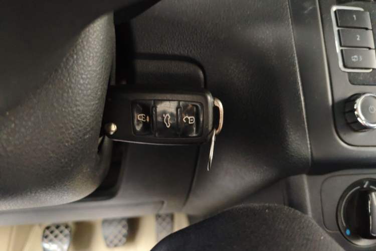 Used Volkswagen Polo 2011 1.6L Manual ZhiShang Edition Vehicle Key