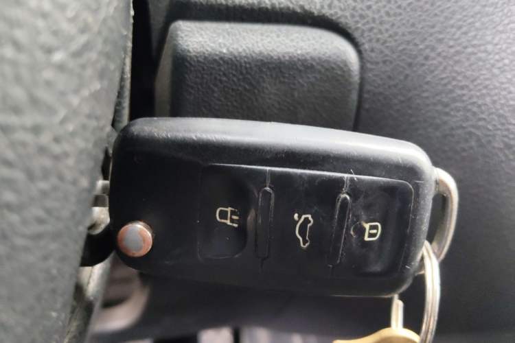 Used Volkswagen Polo 2011 1.6L Automatic ZhiShang Version Vehicle Key