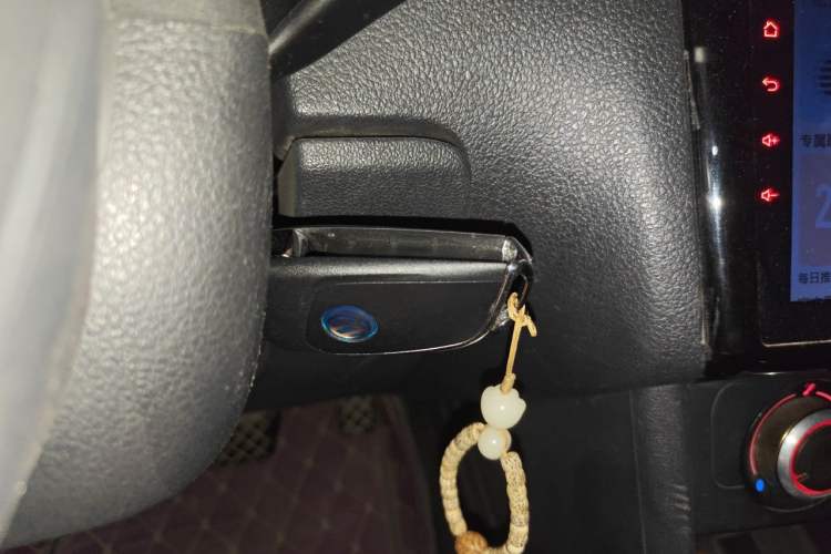 Used Volkswagen Polo 2011 1.6L Automatic ZhiShang Version Vehicle Key