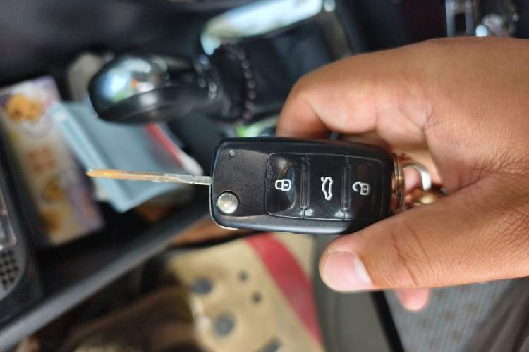 Used Volkswagen Polo 2011 1.6L Automatic ZhiKu Edition Vehicle Key