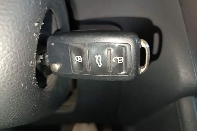 Used Volkswagen Polo 2011 1.6L Automatic ZhiShang Version Vehicle Key