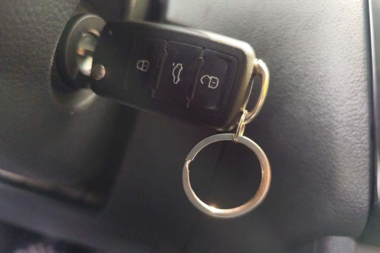 Used Volkswagen Polo 2011 1.6L Manual ZhiShang Edition Vehicle Key