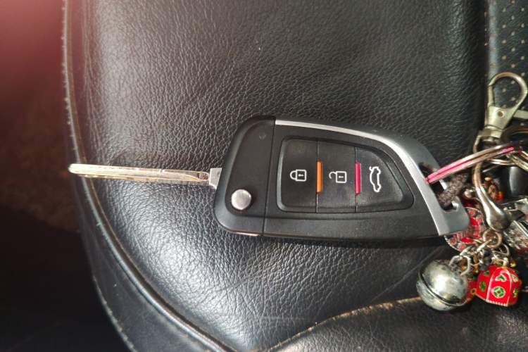 Used Volkswagen Polo 2011 1.6L Automatic ZhiKu Edition Vehicle Key