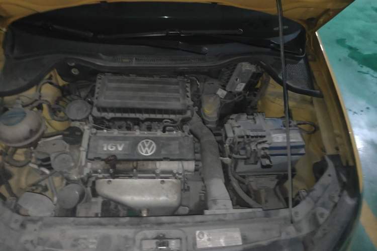 Used Volkswagen Polo 2011 1.6L Manual ZhiShang Edition Engine Bay Left