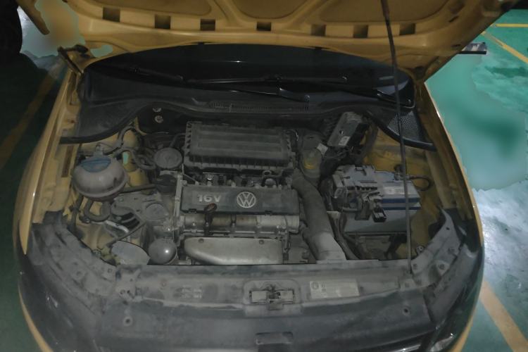 Used Volkswagen Polo 2011 1.6L Manual ZhiShang Edition Engine Bay
