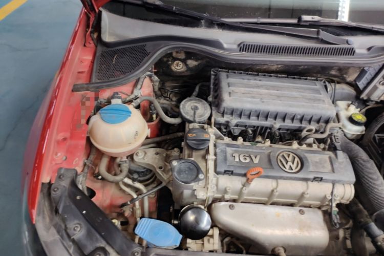 Used Volkswagen Polo 2011 1.6L Automatic ZhiKu Edition Engine Bay Right
