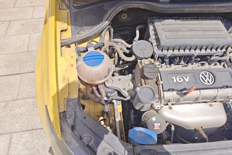 Used Volkswagen Polo 2011 1.6L Manual ZhiShang Edition Engine Bay Right