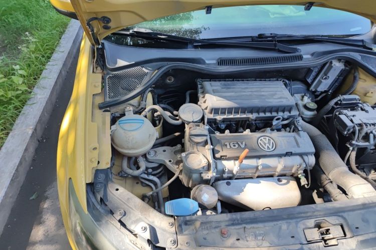 Used Volkswagen Polo 2011 1.6L Automatic ZhiShang Version Engine Bay Right