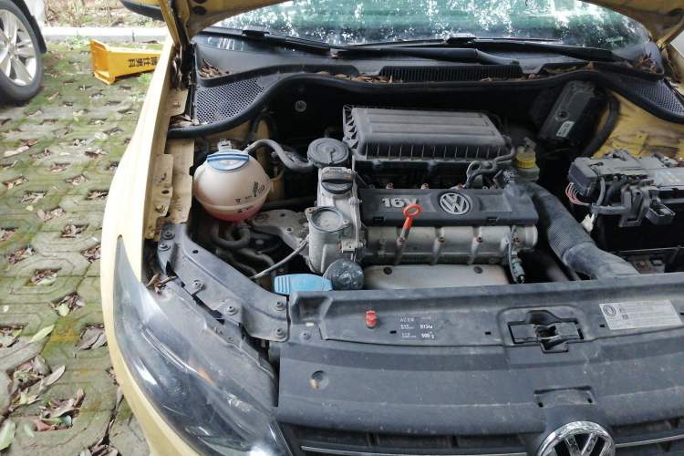 Used Volkswagen Polo 2011 1.4L Manual ZhiLe Edition Engine Bay Right
