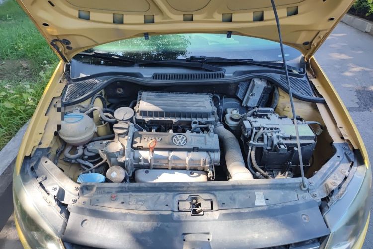 Used Volkswagen Polo 2011 1.6L Automatic ZhiShang Version Engine Bay