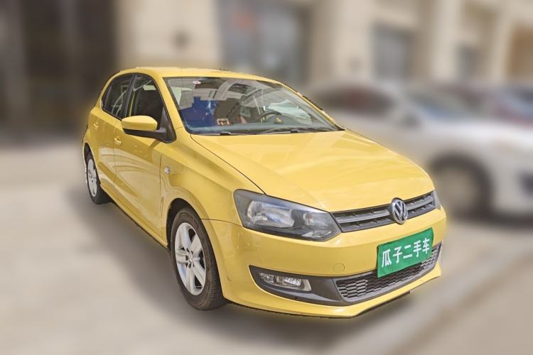 Used Volkswagen Polo 2011 1.6L Manual ZhiShang Edition Front Right 45 Deg
