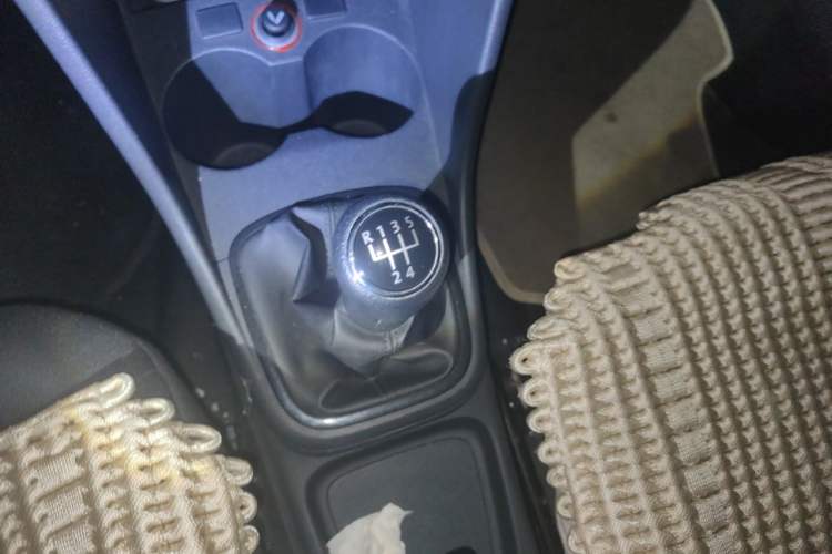 Used Volkswagen Polo 2011 1.6L Manual ZhiShang Edition Gear Lever