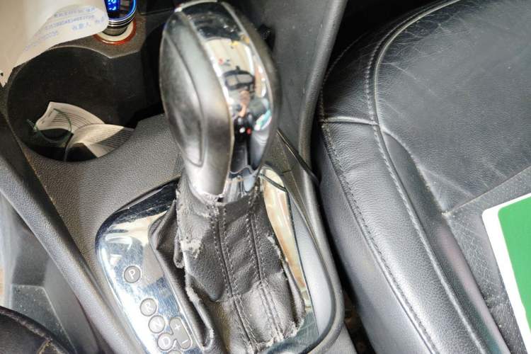 Used Volkswagen Polo 2011 1.6L Automatic ZhiKu Edition Gear Lever