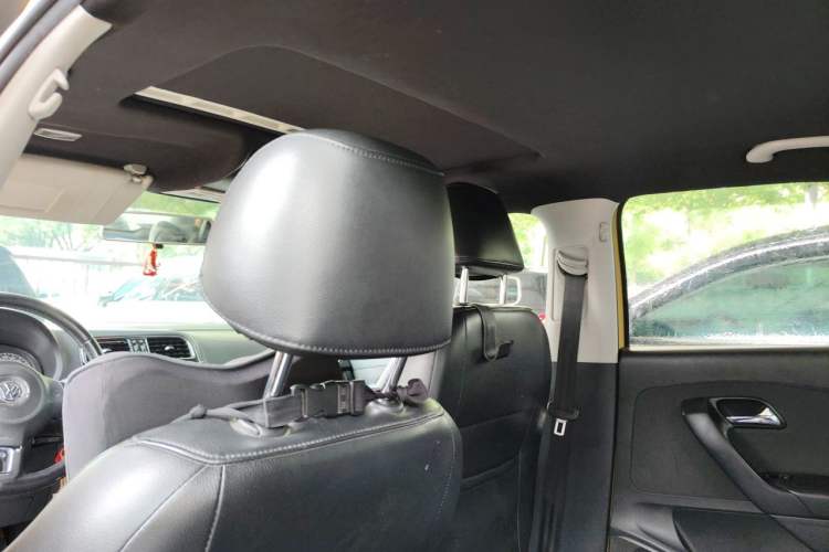 Used Volkswagen Polo 2011 1.6L Automatic ZhiKu Edition Headliner