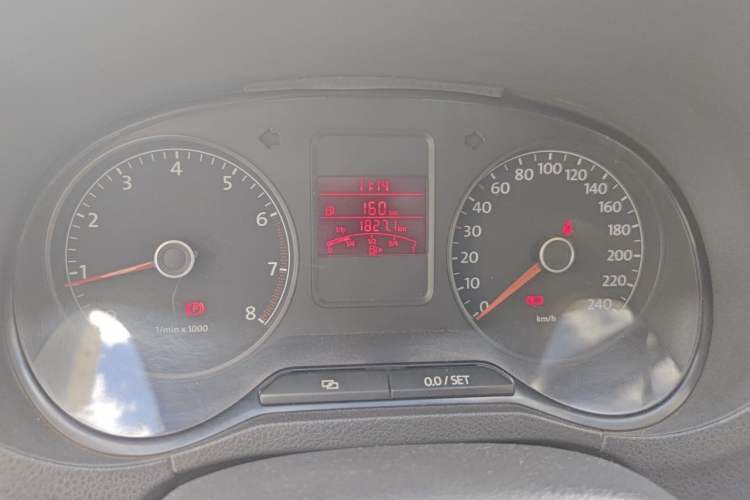 Used Volkswagen Polo 2011 1.6L Manual ZhiShang Edition Instrument Cluster