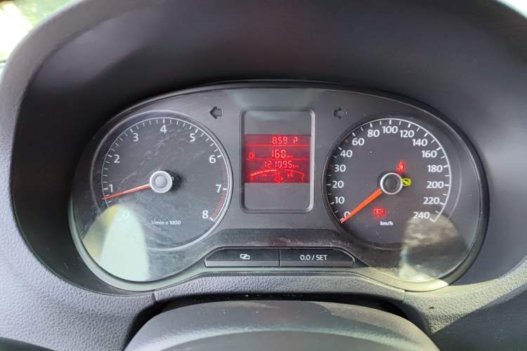 Used Volkswagen Polo 2011 1.6L Automatic ZhiShang Version Instrument Cluster