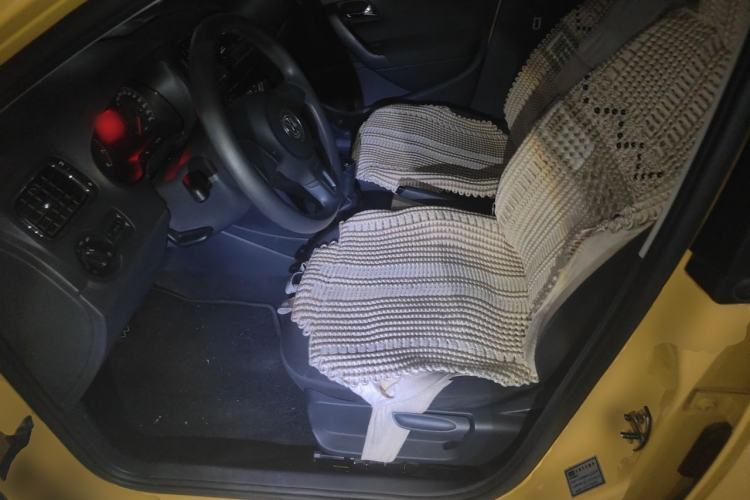 Used Volkswagen Polo 2011 1.6L Manual ZhiShang Edition Left Front Seat