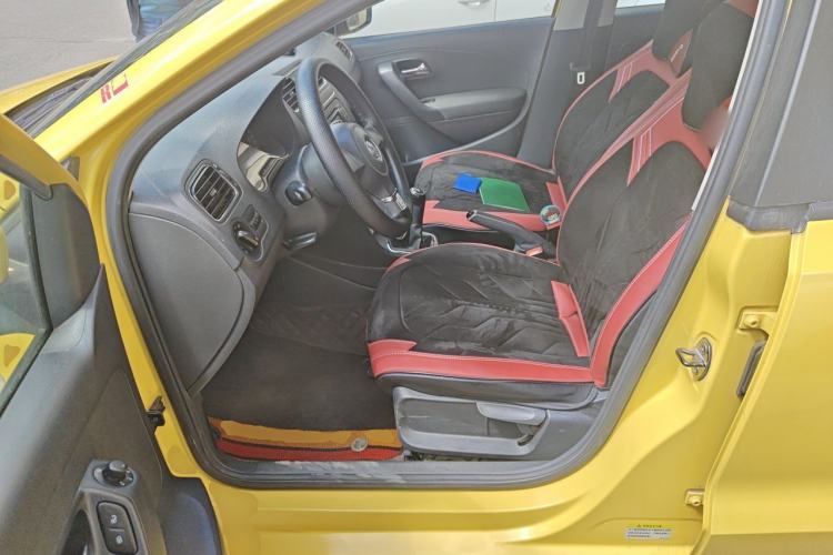Used Volkswagen Polo 2011 1.6L Manual ZhiShang Edition Left Front Seat