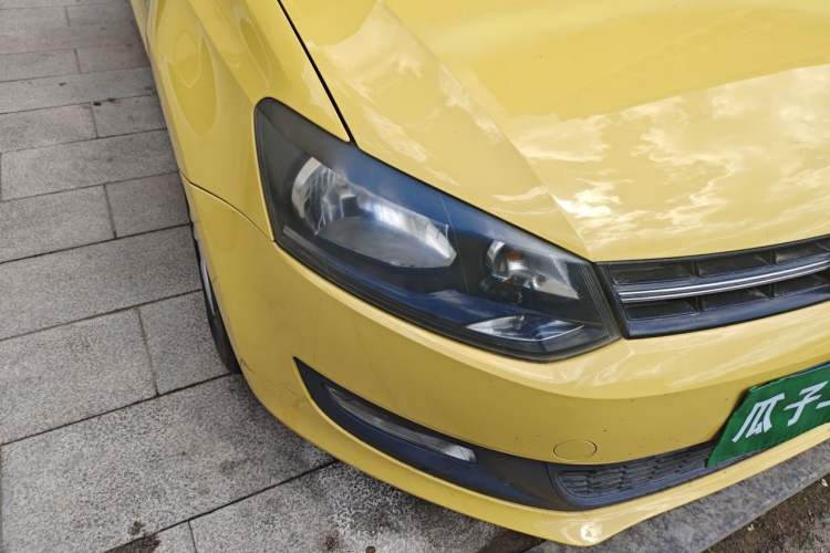 Used Volkswagen Polo 2011 1.6L Manual ZhiShang Edition Right Front Headlight