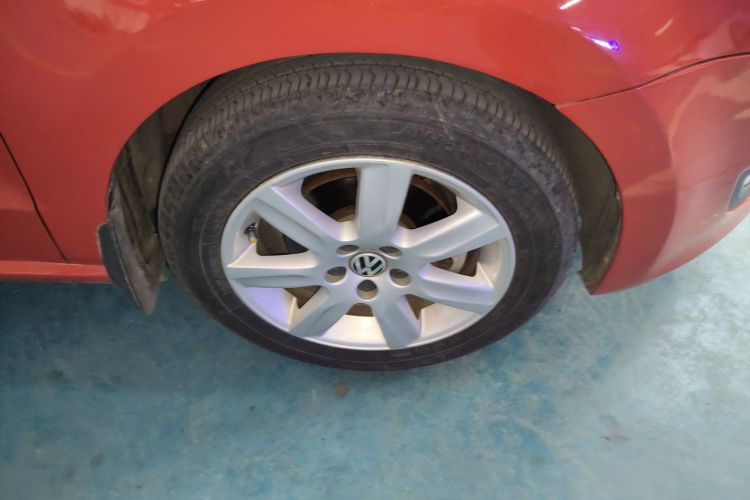 Used Volkswagen Polo 2011 1.6L Automatic ZhiKu Edition Right Front Wheel Hub