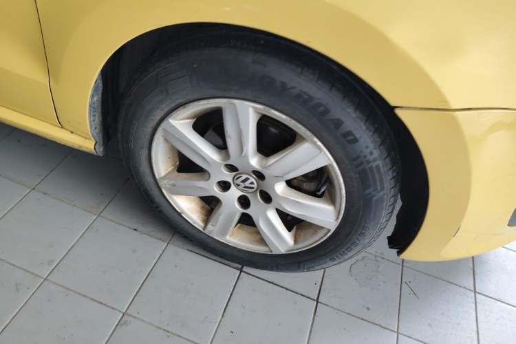 Used Volkswagen Polo 2011 1.6L Automatic ZhiKu Edition Right Front Wheel Hub