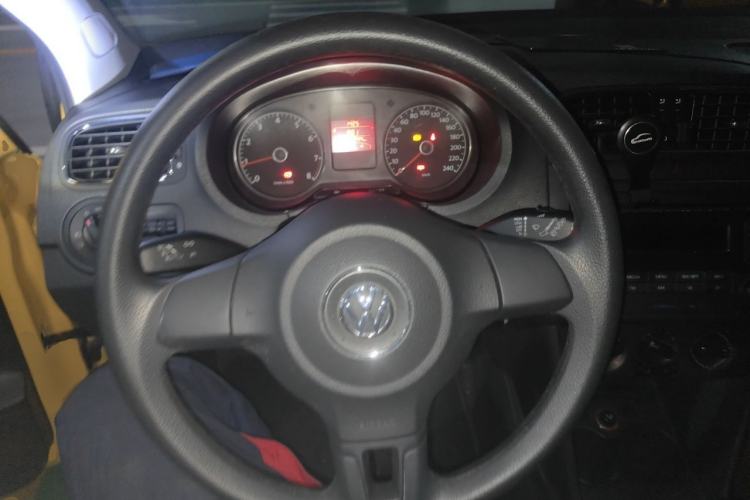 Used Volkswagen Polo 2011 1.6L Manual ZhiShang Edition Steering Wheel