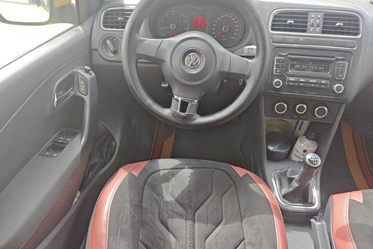 Used Volkswagen Polo 2011 1.6L Manual ZhiShang Edition Steering Wheel