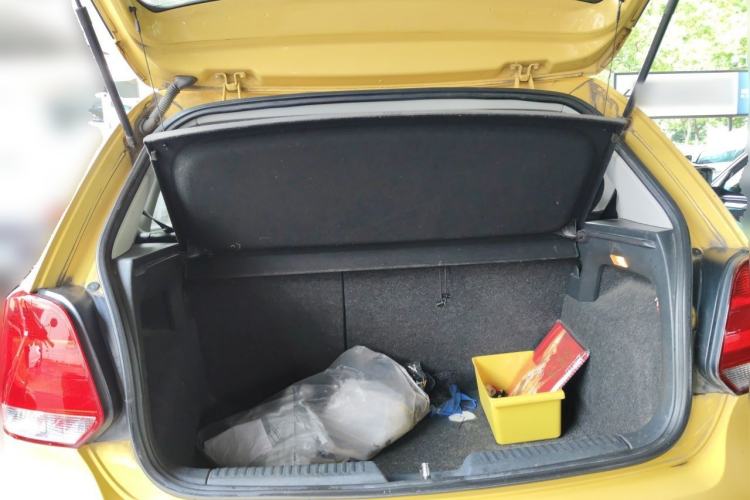 Used Volkswagen Polo 2011 1.6L Automatic ZhiKu Edition Trunk