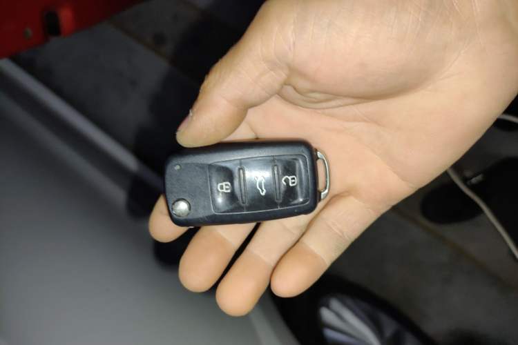 Used Volkswagen Polo 2011 1.6L Automatic ZhiKu Edition Vehicle Key